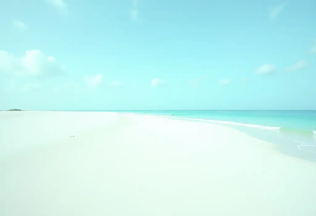 Praias da Bahia: 7 paraísos secretos que você precisa conhecer Praia deserta na Bahia com água turquesa e areia branca