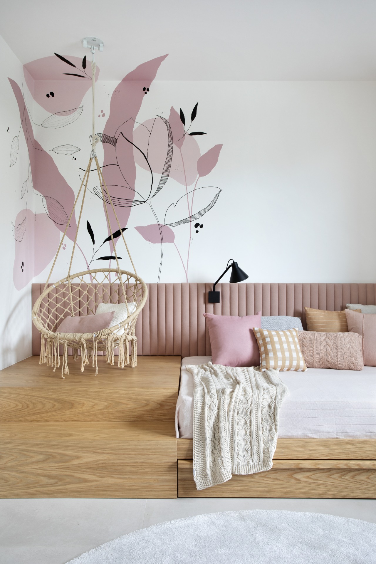 Decoração boho chic com balanços de macramê