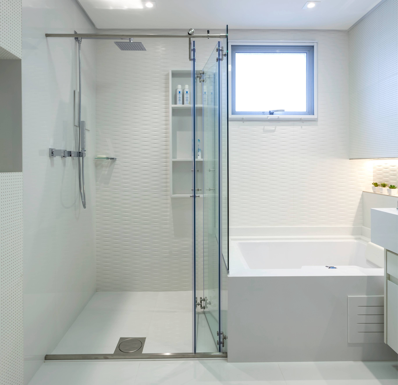 Como escolher o ofurô ideal para seu banheiro pequeno