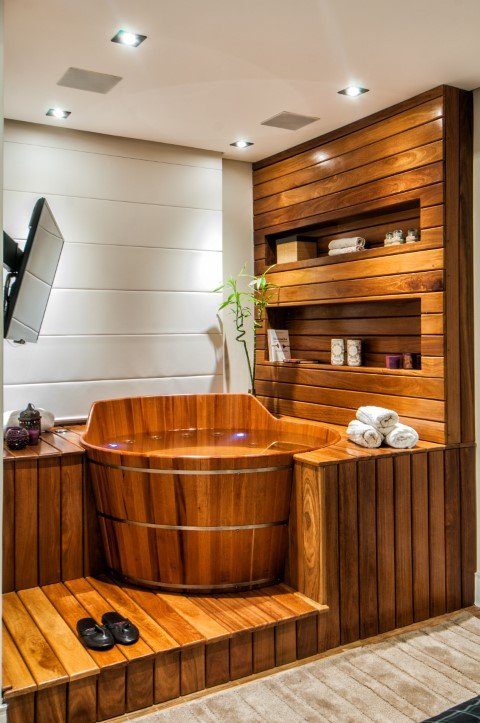 Ofurô com hidromassagem: Benefícios para o corpo e a mente