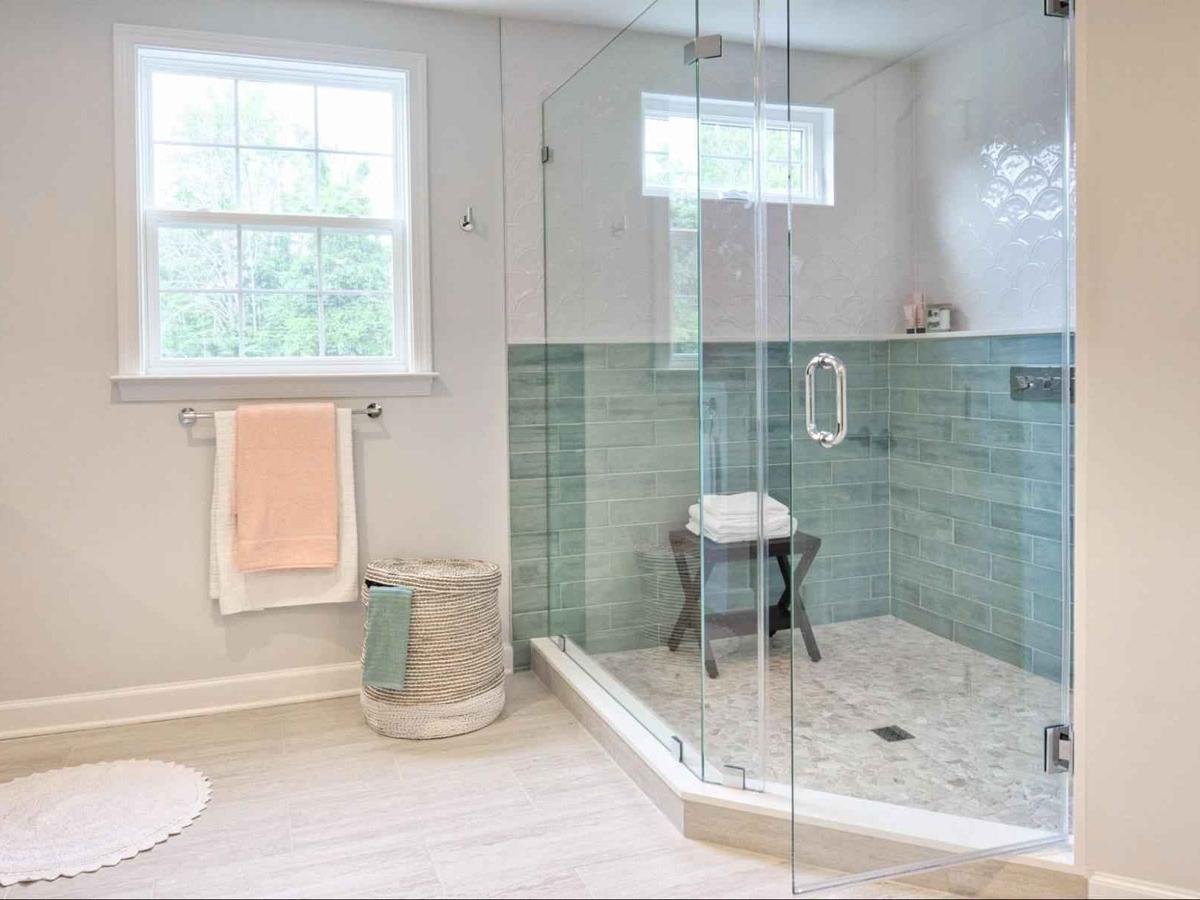 Atenção aos detalhes: Cantos e perfis do box - inspiração 2