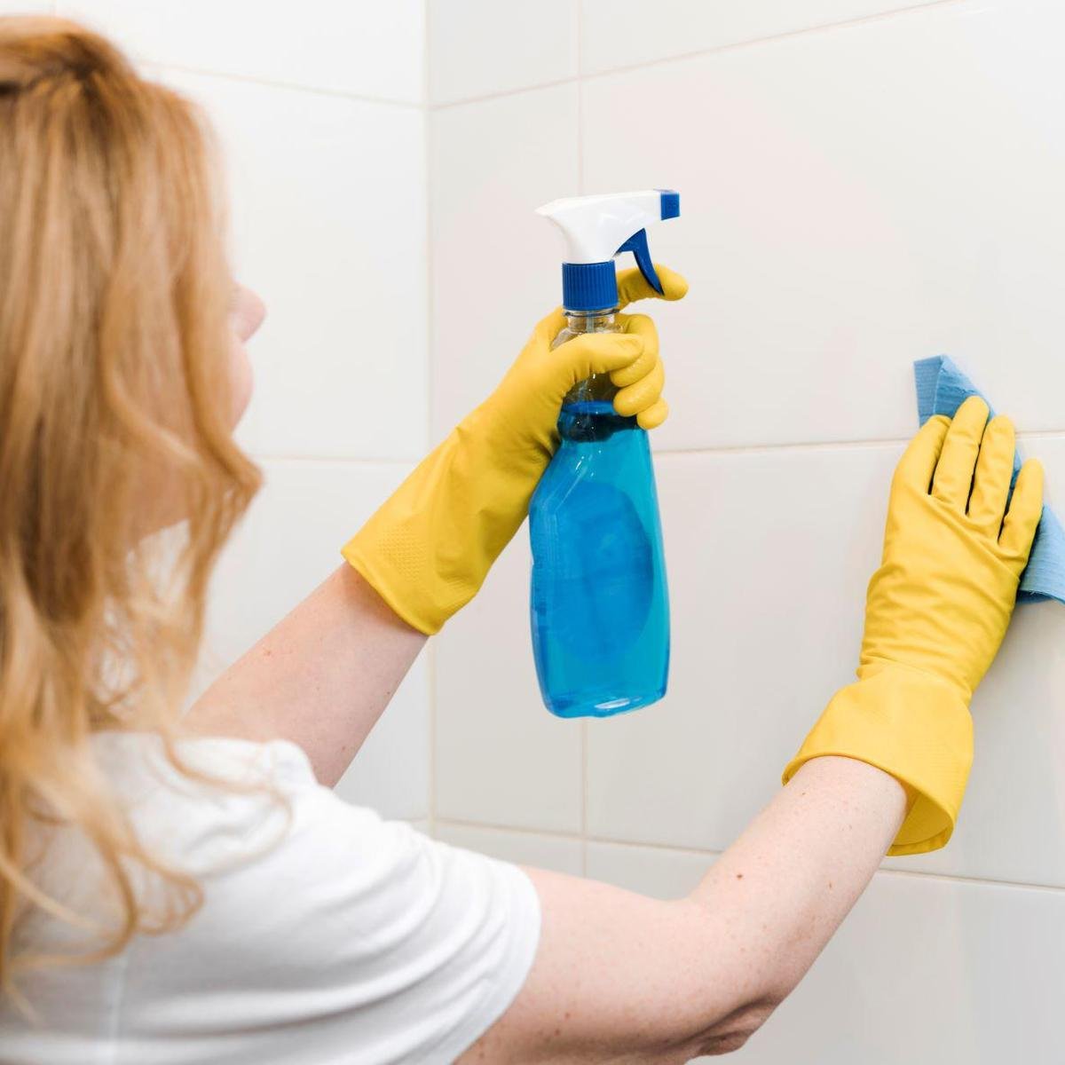 como limpar rejunte de banheiro