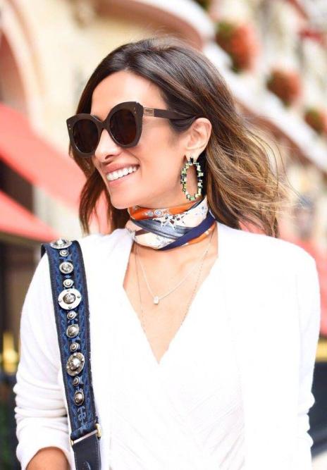 Tendências de acessórios para 2026: O retorno dos lenços