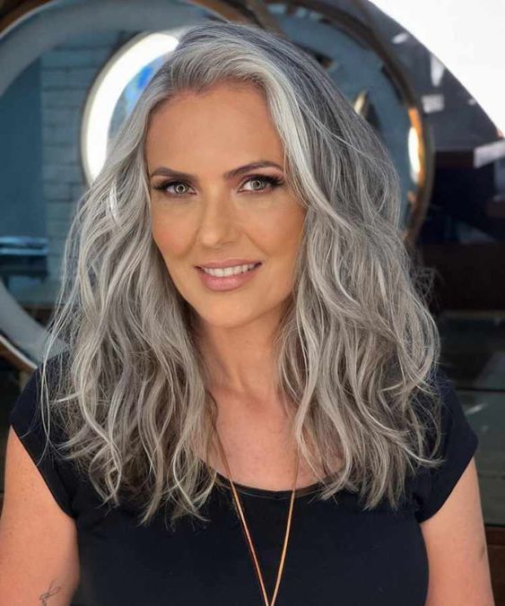 Médios Que Valorizam: Long Bob, Clássico Repicado e Camadas Estratégicas - inspiração 2