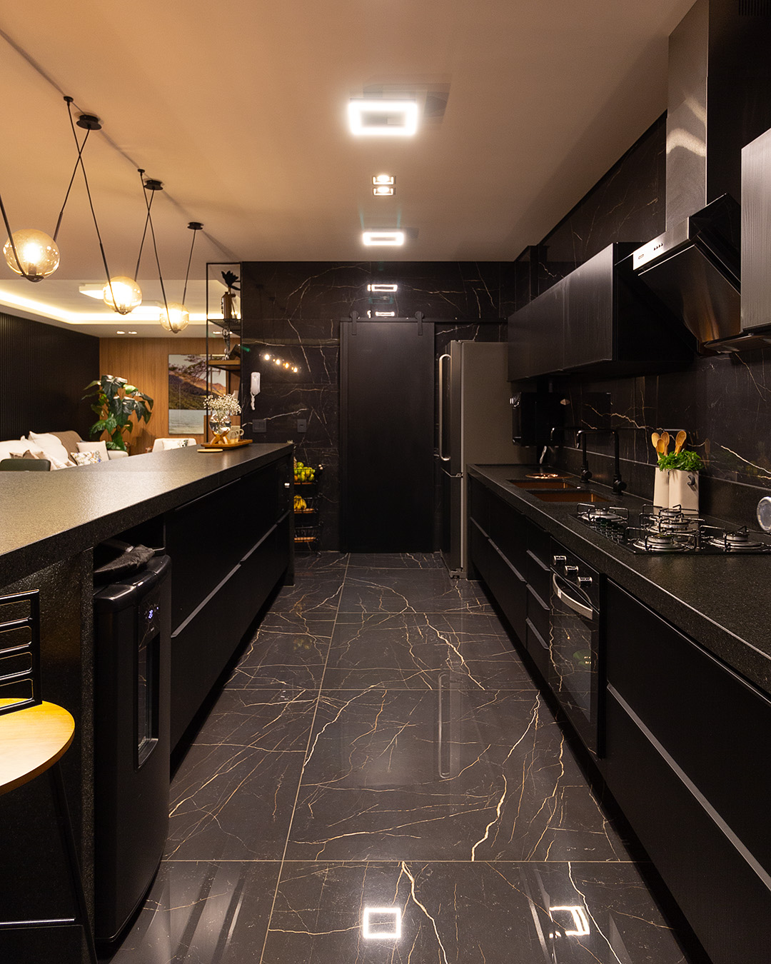 5 Dicas para uma Cozinha Preta Elegante e Funcional