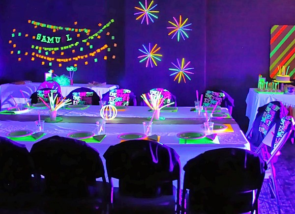 Flores e Folhagens: A Combinação Inesperada do Neon na Natureza - inspiração 2