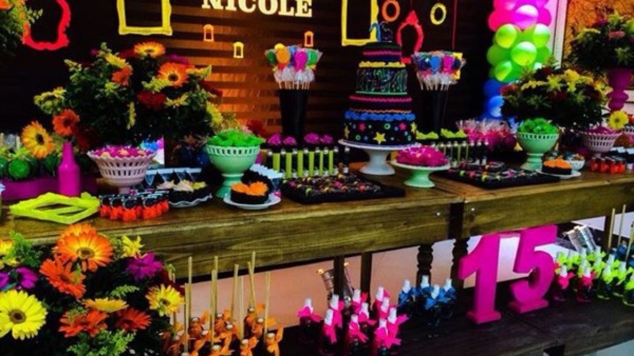 Personalização em Destaque: Placas e Letras Neon Com Seu Nome - inspiração 1