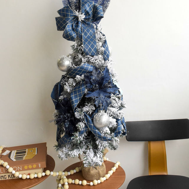 Como combinar azul e dourado na decoração de Natal