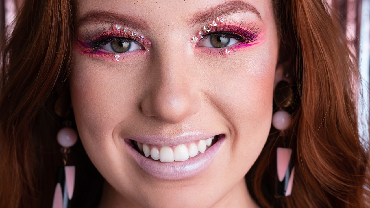 Batom Que Resiste: Técnicas de Aplicação e Fixação - inspiração 2