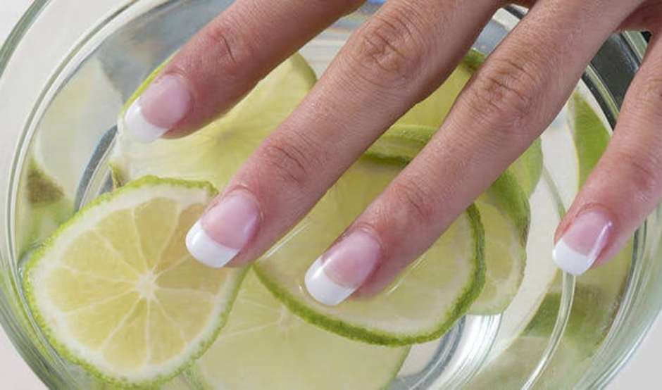 Como Remover Manchas de Esmalte das Unhas Facilmente