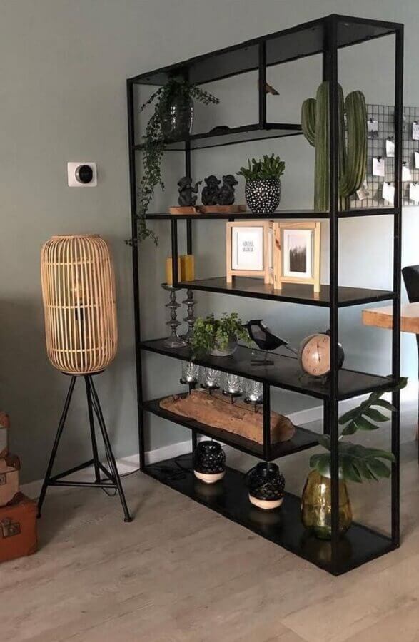 Estantes de Aço como Divisórias de Ambientes Modernas - inspiração 2