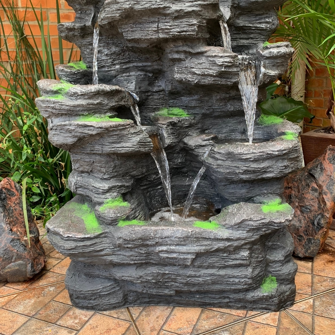 Decoração com fontes de água temáticas: Buda