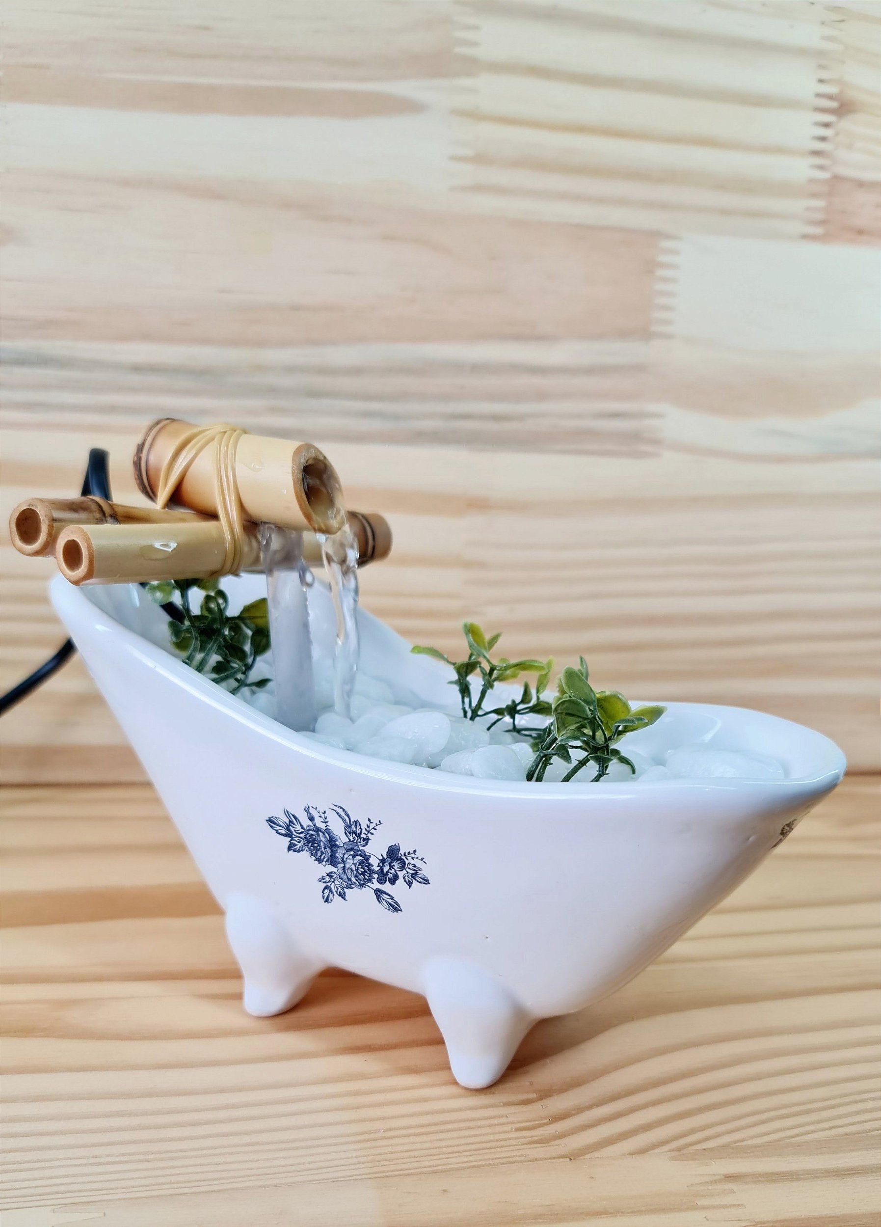 fonte de água decorativa