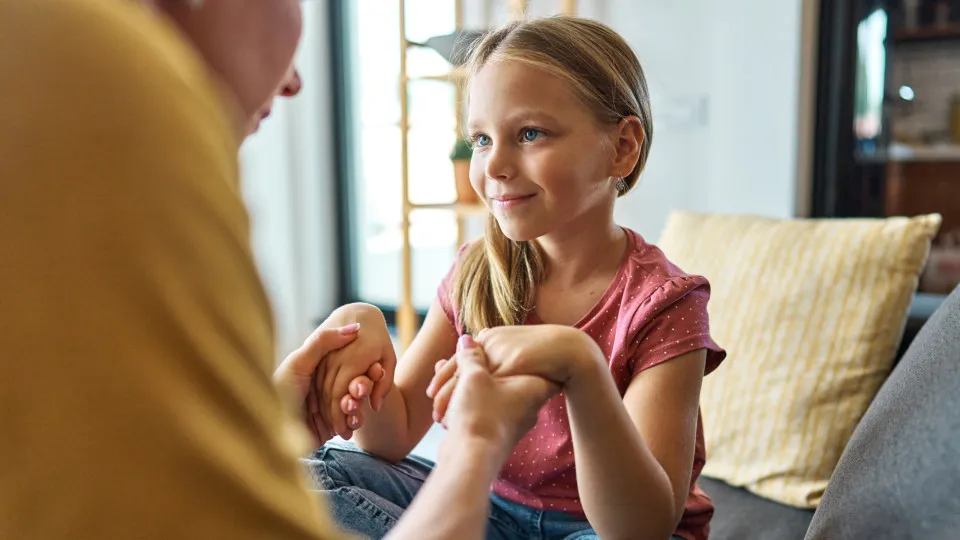 Como lidar com a ciúmes dos filhos ao apresentar um novo parceiro