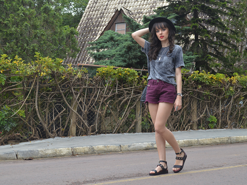 As cores e materiais que vão bombar nas sandálias flatform em 2026