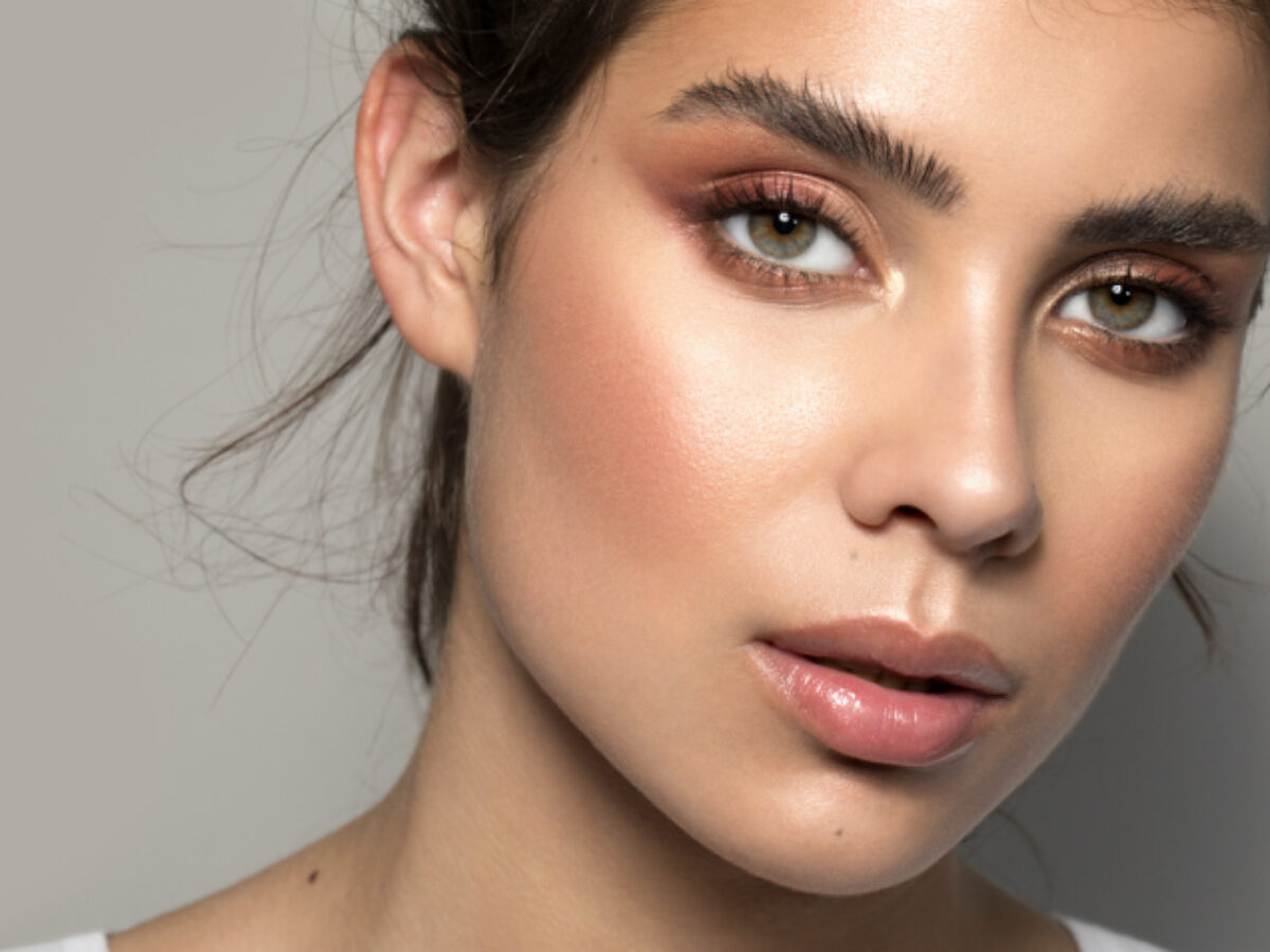 Top 5 Bases Leves e Skin Tints para uma Pele Natural em 2026