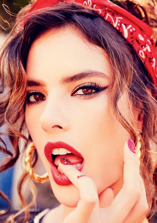 Os Segredos para Fazer Seu Batom Vermelho Durar o Dia Todo