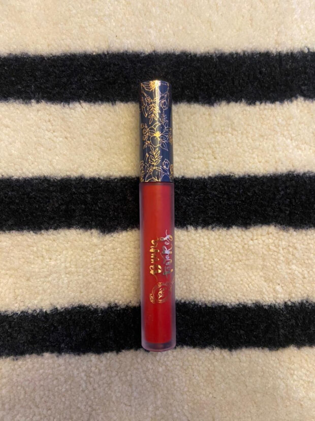 Batom Vermelho Matte vs. Acetinado: Qual o Melhor para Você?