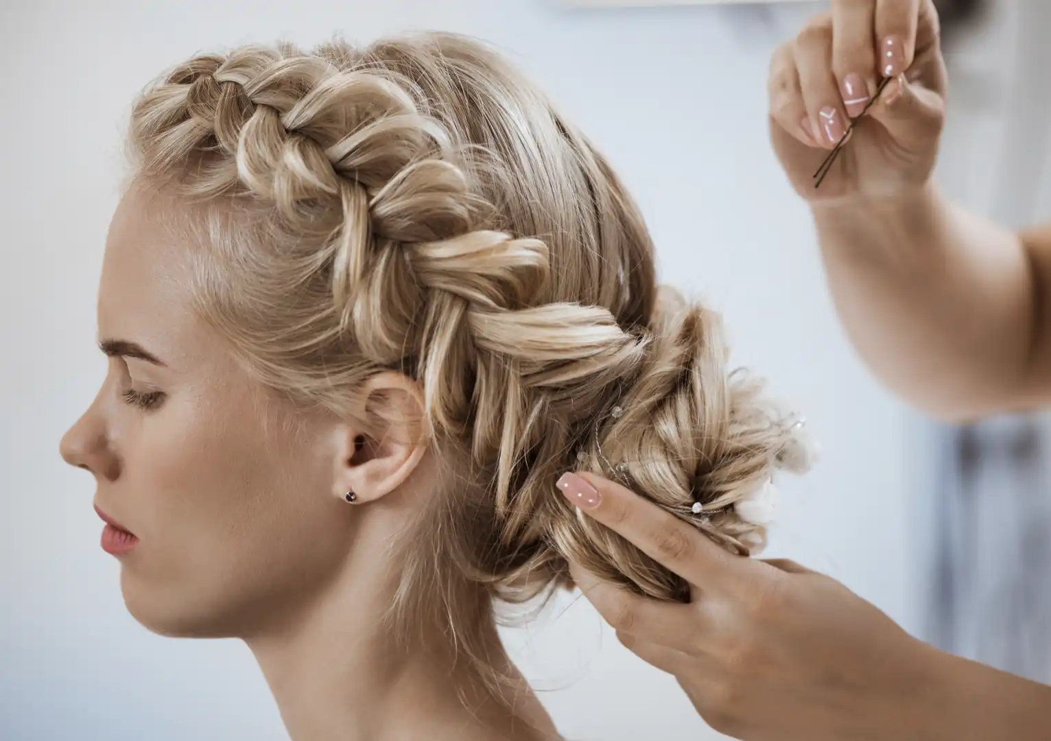 Trança embutida para noivas: ideias e tutoriais