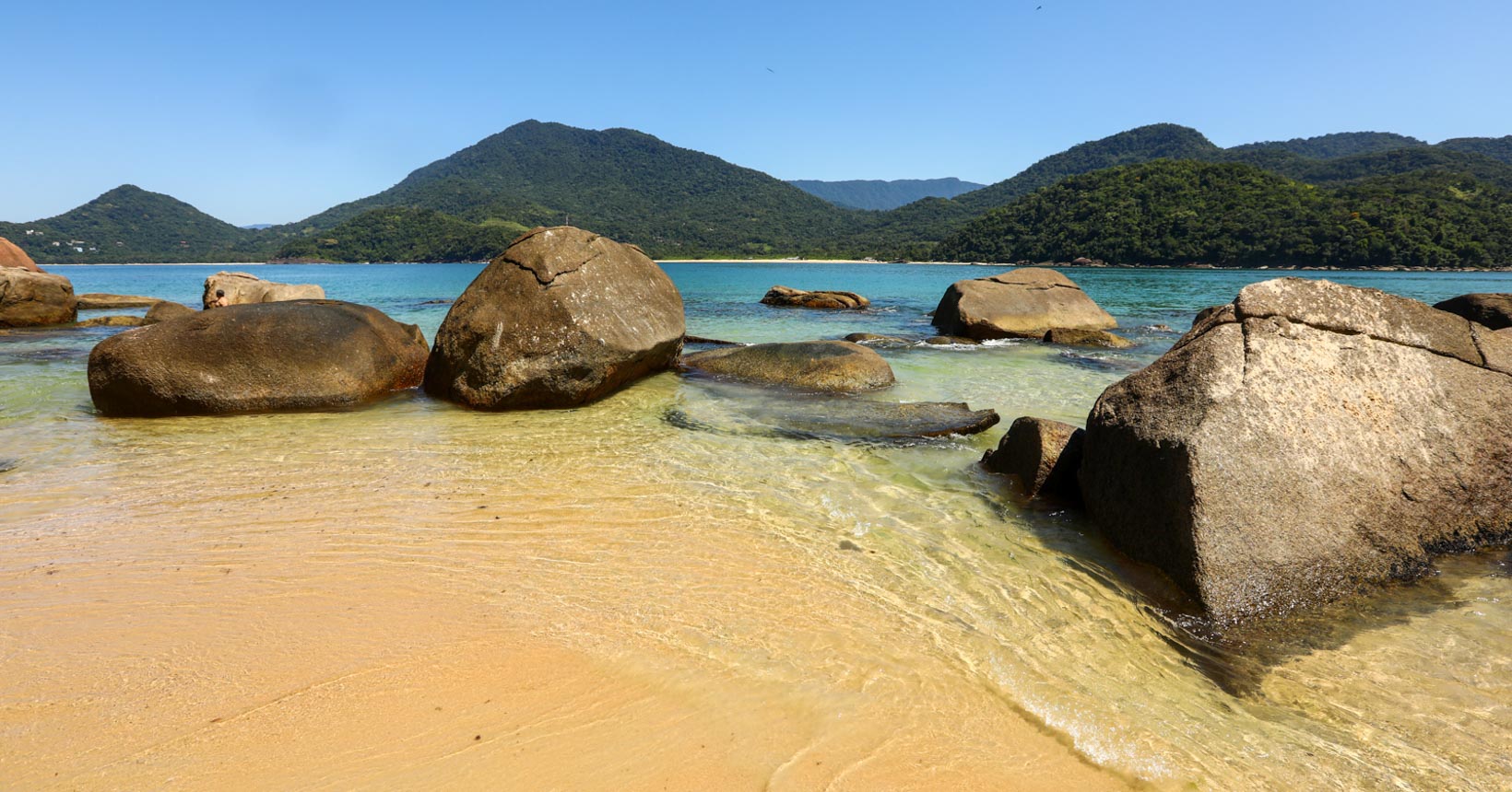 Praia da Enseada: A Mais Urbana e Familiar de Guarujá - inspiração 1