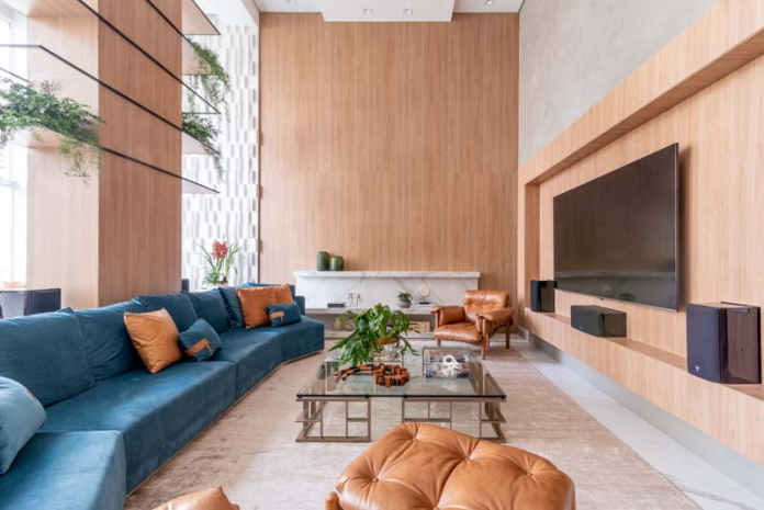 sala com pé direito alto