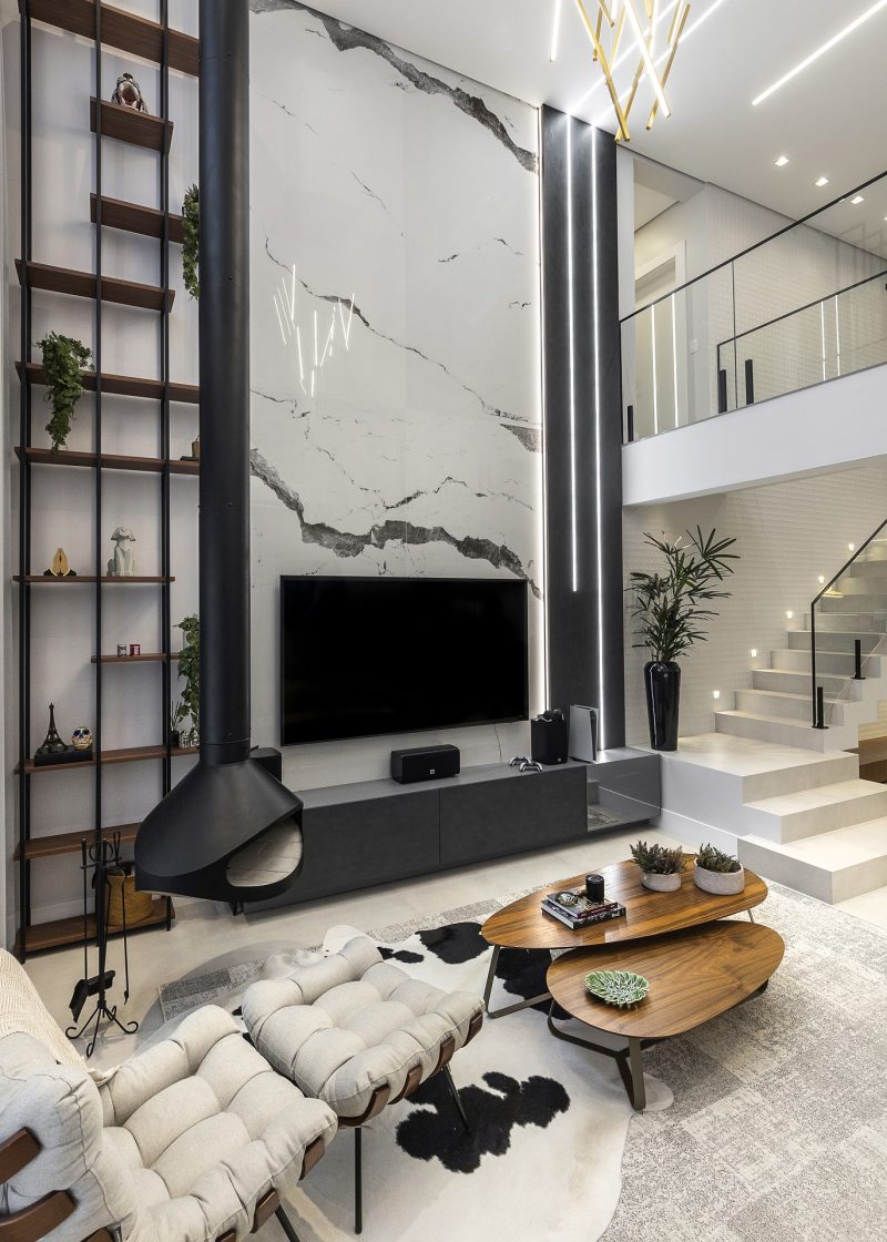 Pé-Direito Alto vs. Pé-Direito Duplo: Qual a Melhor Escolha para Sua Casa?