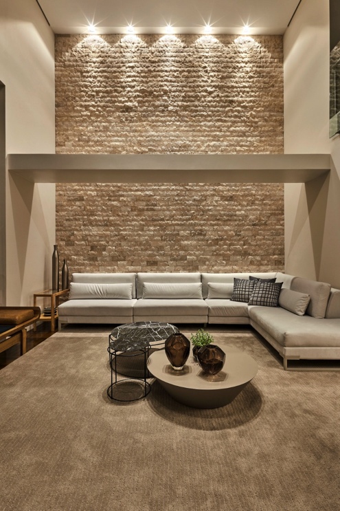 Decoração Criativa: Aproveitando a Verticalidade do Pé-Direito Alto