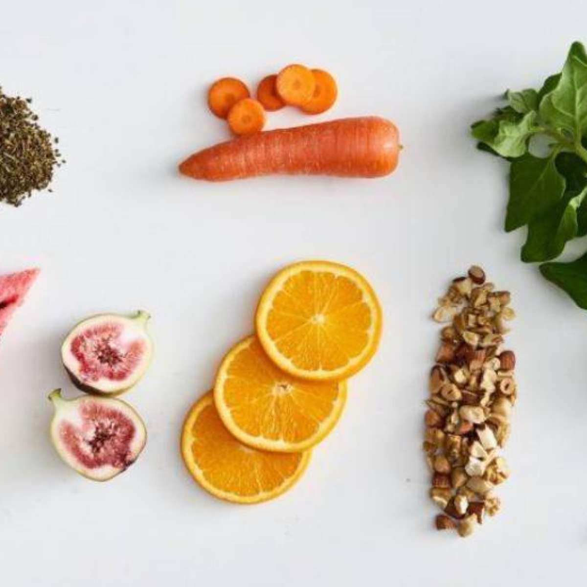 Mitos e verdades sobre a hidratação da pele pela alimentação