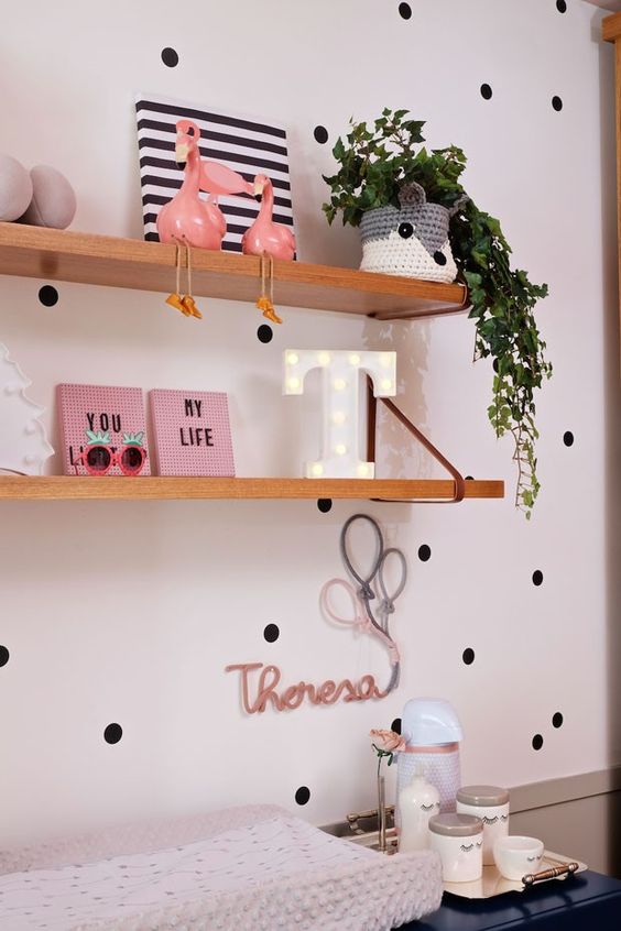 Decoração Sustentável: Use Paletes e Caixotes para um Quarto Estiloso e Econômico