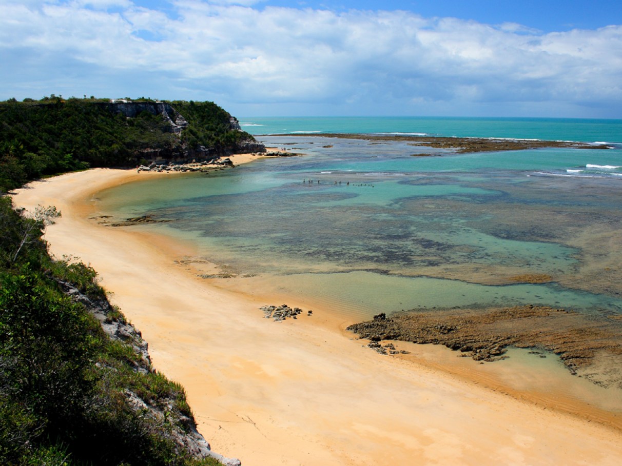 Praias da Bahia para Famílias: Destinos com Mar Calmo e Segurança