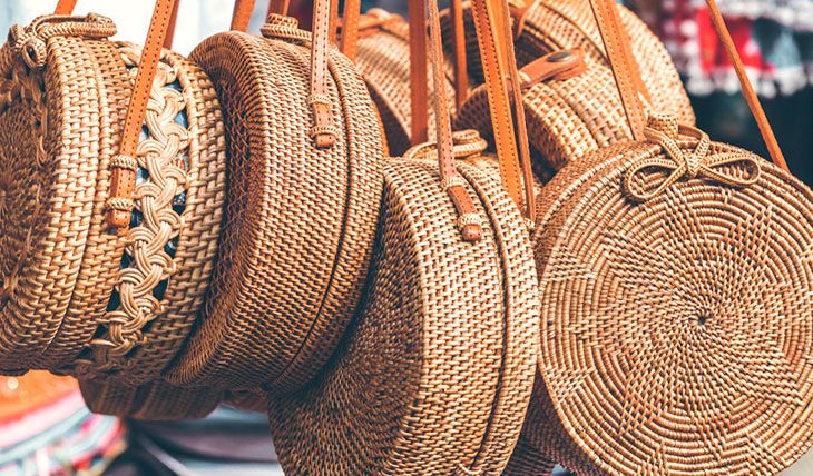 5 Maneiras de Combinar Bolsa de Palha com Alfaiataria Urbana