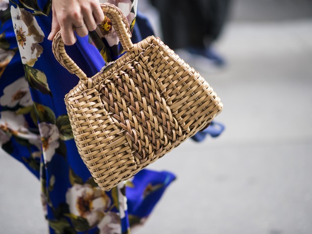 5 Maneiras de Combinar Bolsa de Palha com Alfaiataria Urbana