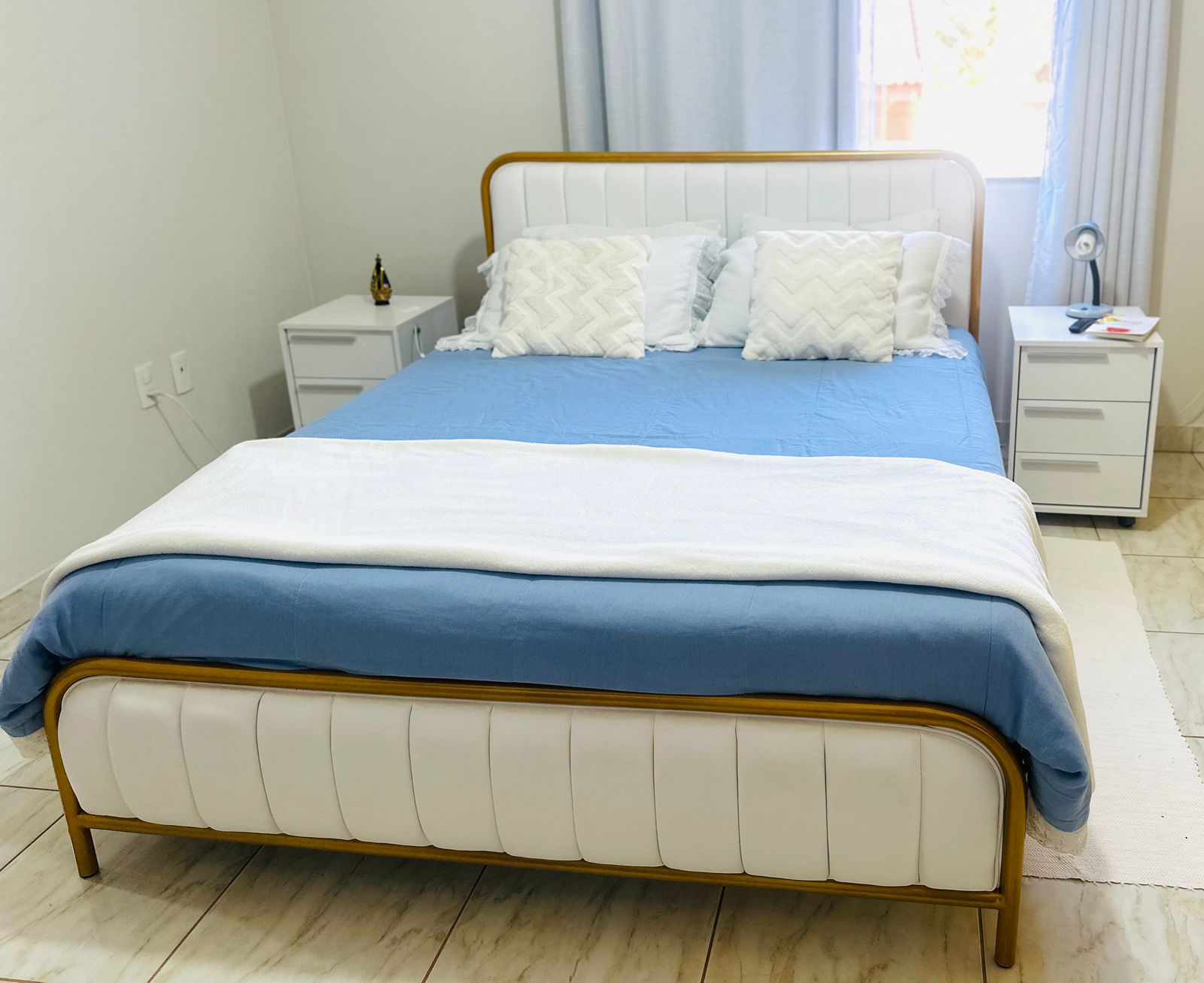 Guia Completo: Escolhendo a Cama de Ferro Perfeita para Seu Quarto; Decoração Industrial: Como Integrar uma Cabeceira de Ferro no Seu Ambiente; Cabeceiras Vintage: O Charme Atemporal do Ferro Forjado; Manutenção de Móveis de Ferro: Dicas para Aumentar a Vida Útil da Sua Cabeceira; Cama Box ou Estrutura Completa? Entenda a Melhor Fixação para Sua Cabeceira de Ferro