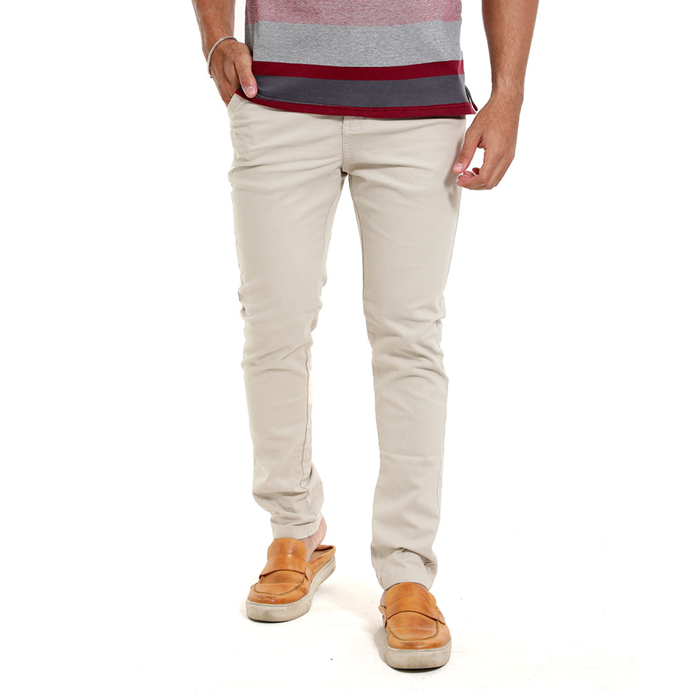 Calça de Sarja Slim vs. Reta: Qual o Melhor Caimento para Você?