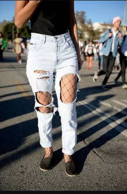 calça jeans rasgada como usar
