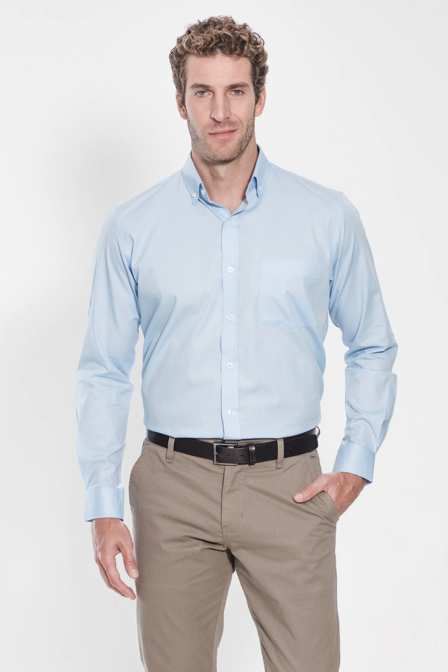 Do Escritório ao Happy Hour: Como Adaptar a Camisa Social para Looks Casuais