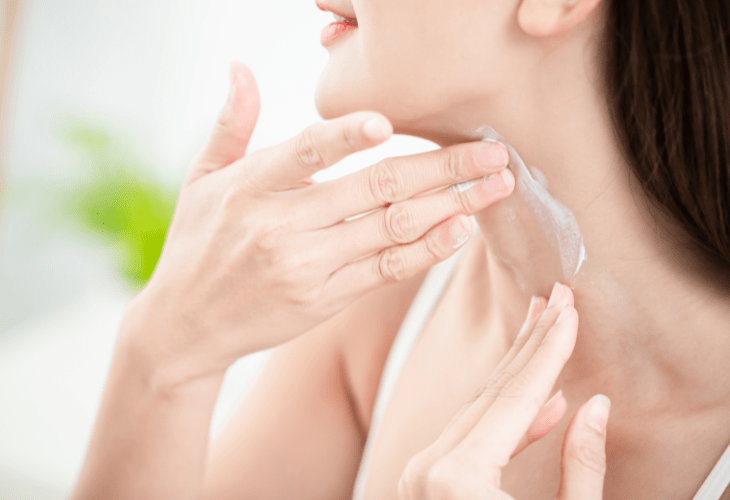 5 ideias de títulos:
1. O Guia Completo para um Pescoço e Colo Jovens: Rotina e Tratamentos
2. Desvendando os Segredos: Como Evitar o Envelhecimento Precoce do Pescoço e Colo
3. Skincare Essencial para Pescoço e Colo: Produtos e Hábitos que Fazem a Diferença
4. Rugas e Flacidez no Colo? Descubra os Tratamentos Mais Eficazes
5.