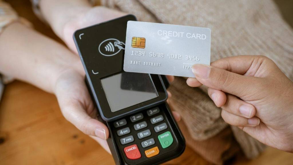 Como Evitar o Crédito Rotativo e Sair das Dívidas