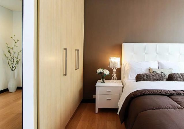 Guia Completo de Móveis Multifuncionais para Quartos Pequenos