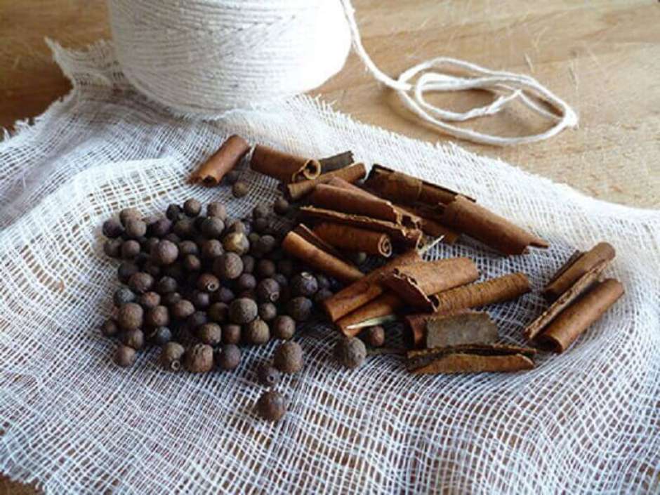 Os Melhores Óleos Essenciais para Perfumar seu Guarda-Roupa