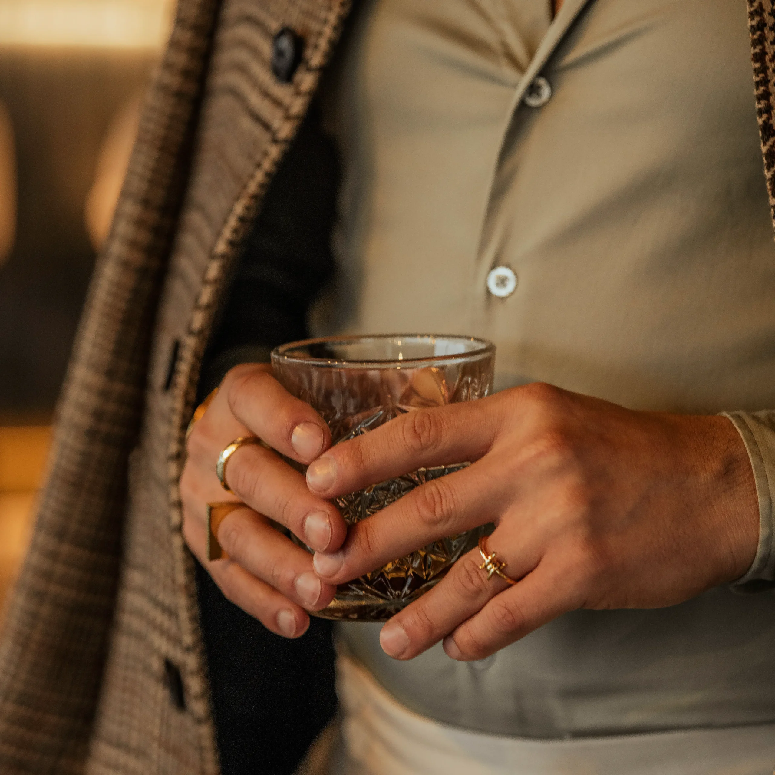 O Significado de Cada Dedo para Anéis Masculinos