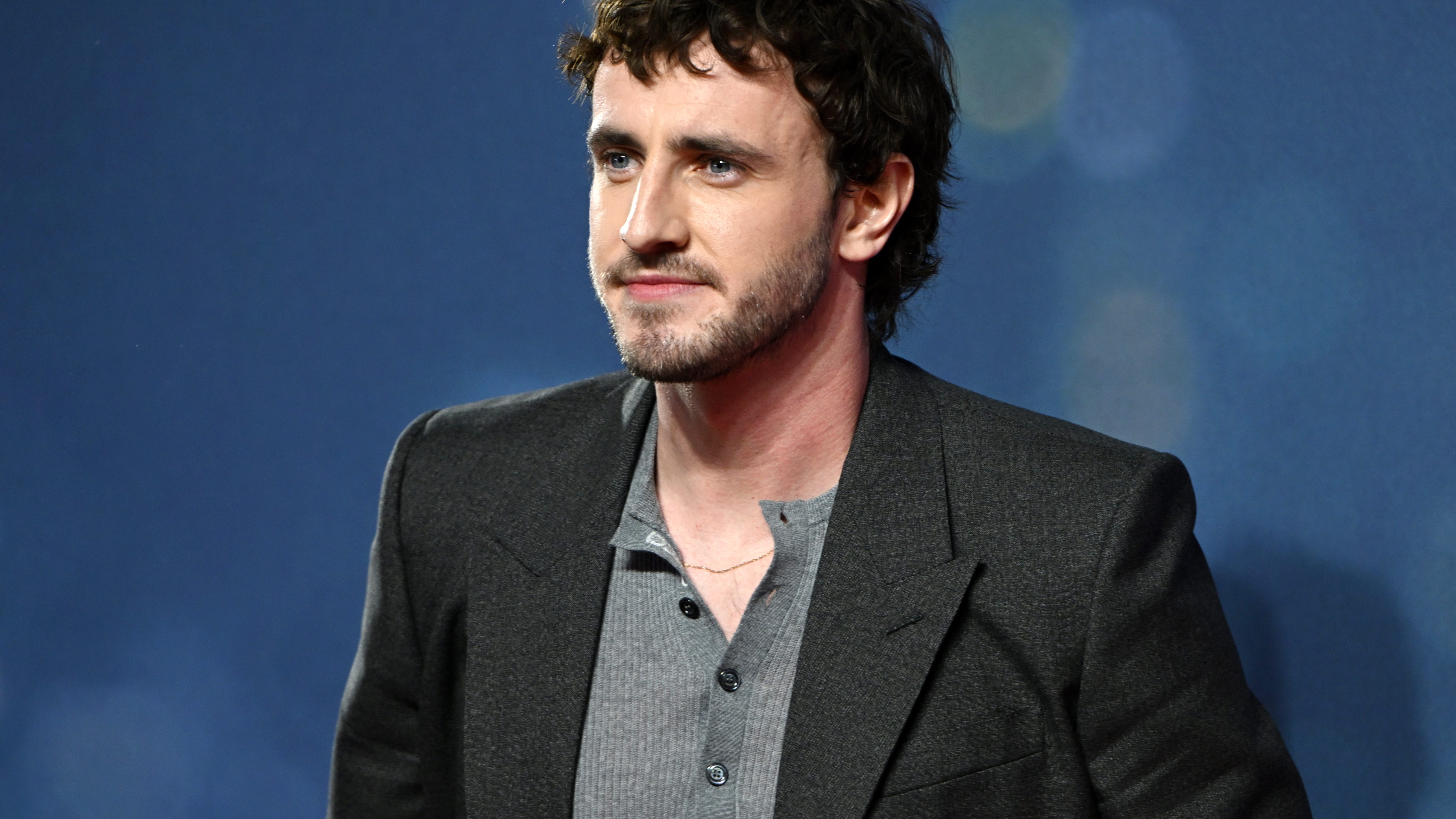 5 Combinações Infalíveis com Camiseta Henley para o Dia a Dia