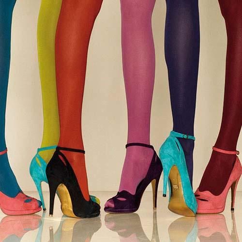 Looks com Meia-Calça Colorida: Do Básico ao Ousado