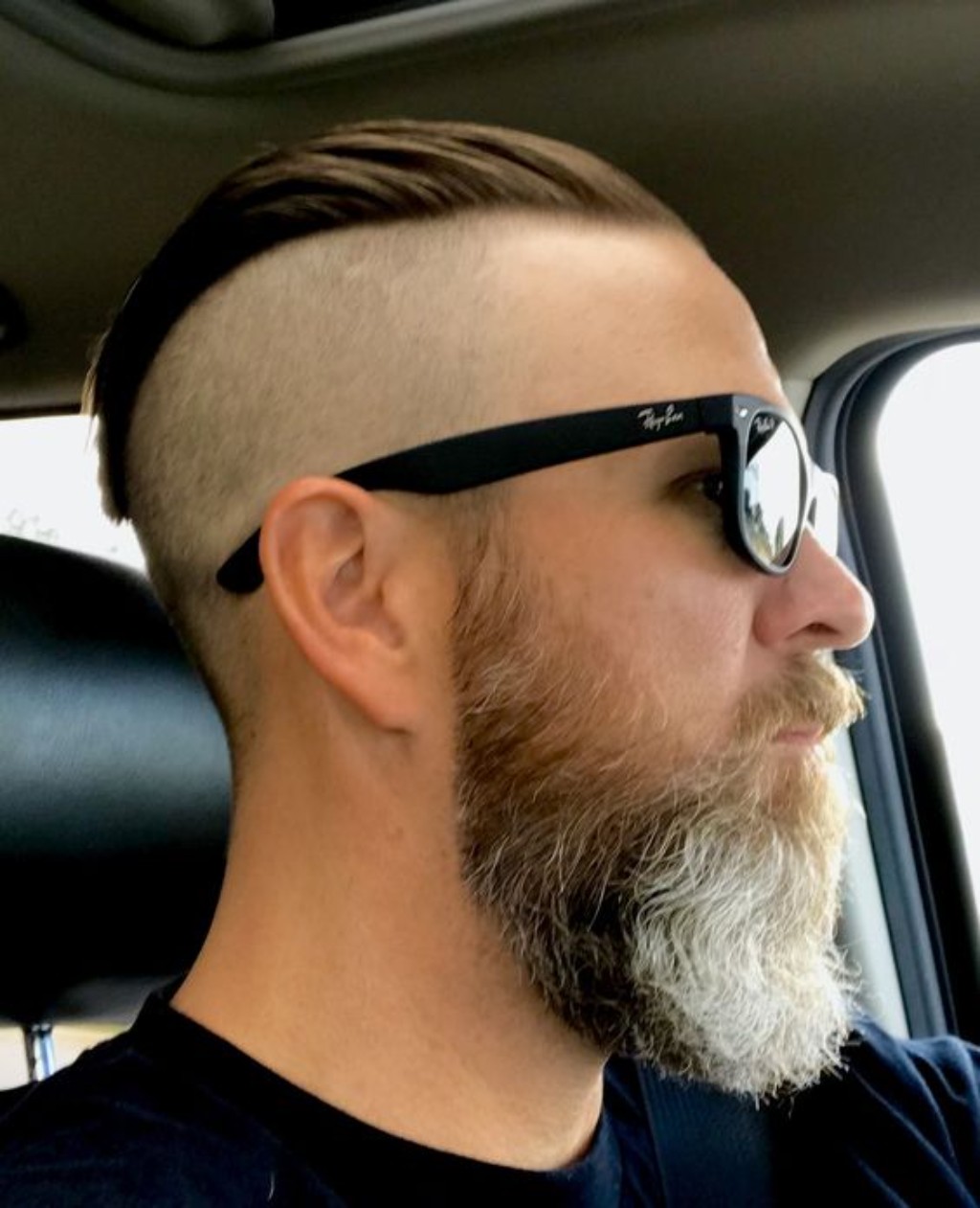 Como Escolher o Melhor Barbeiro para Cortes que Disfarçam a Calvície