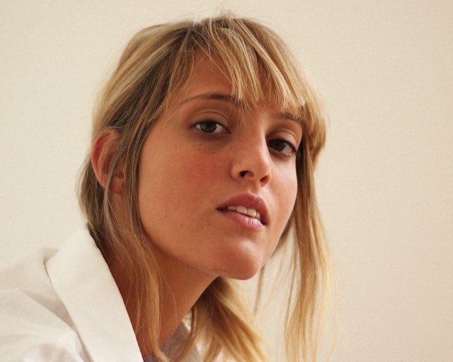 Como Manter a Leveza e o Movimento em Cabelos Longos Após os 40