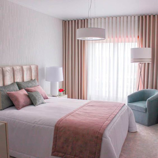 Top 5 Modelos de Persianas Romanas para Otimizar Espaços Pequenos