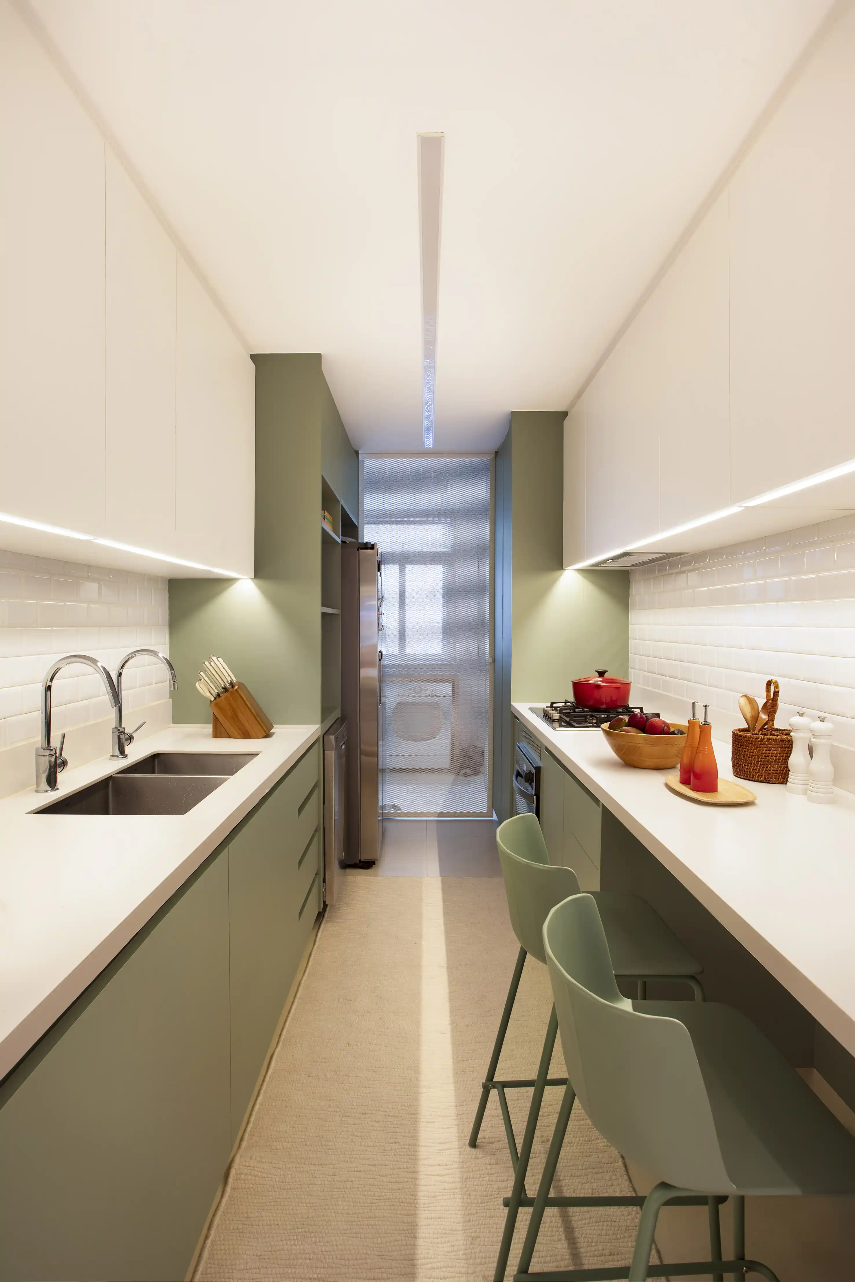 5 Soluções Criativas para Armazenamento em Cozinhas Corredor