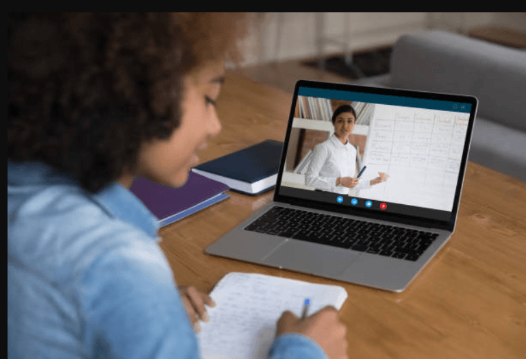 Guia completo para escolher um curso técnico EAD