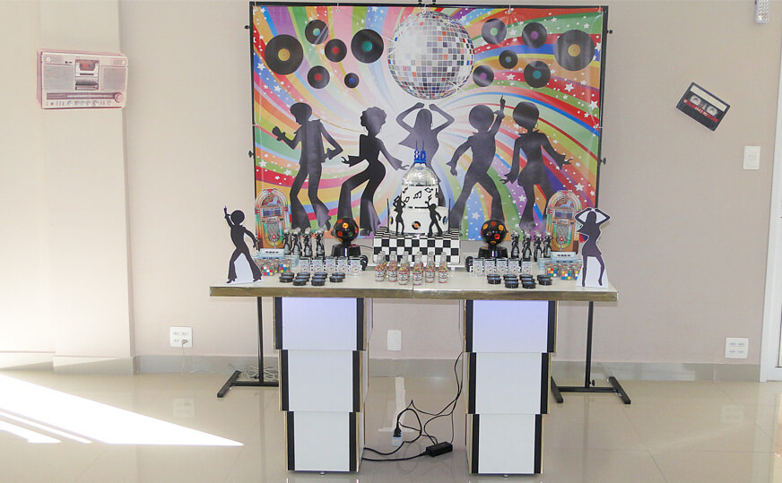 decoração de festa anos 80