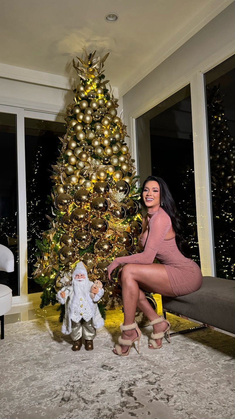 Além da Árvore: Ideias Criativas para Decorar com Bolas de Natal em Cada Canto